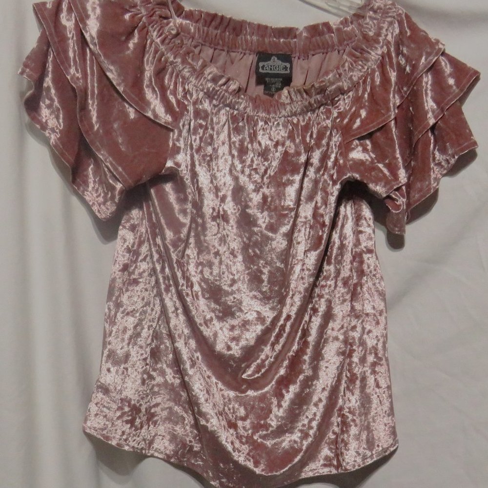 Shiny pink velvety top